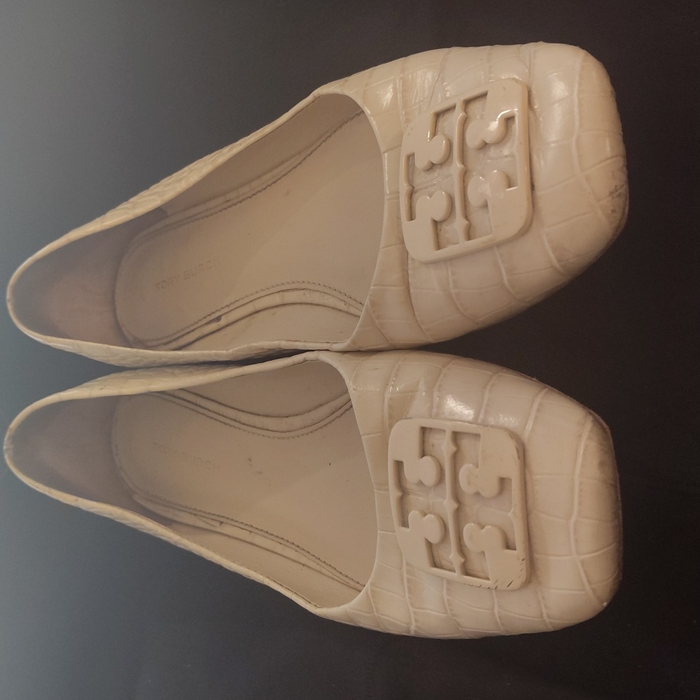 Tory Burch Cream Flats with Logo Accent